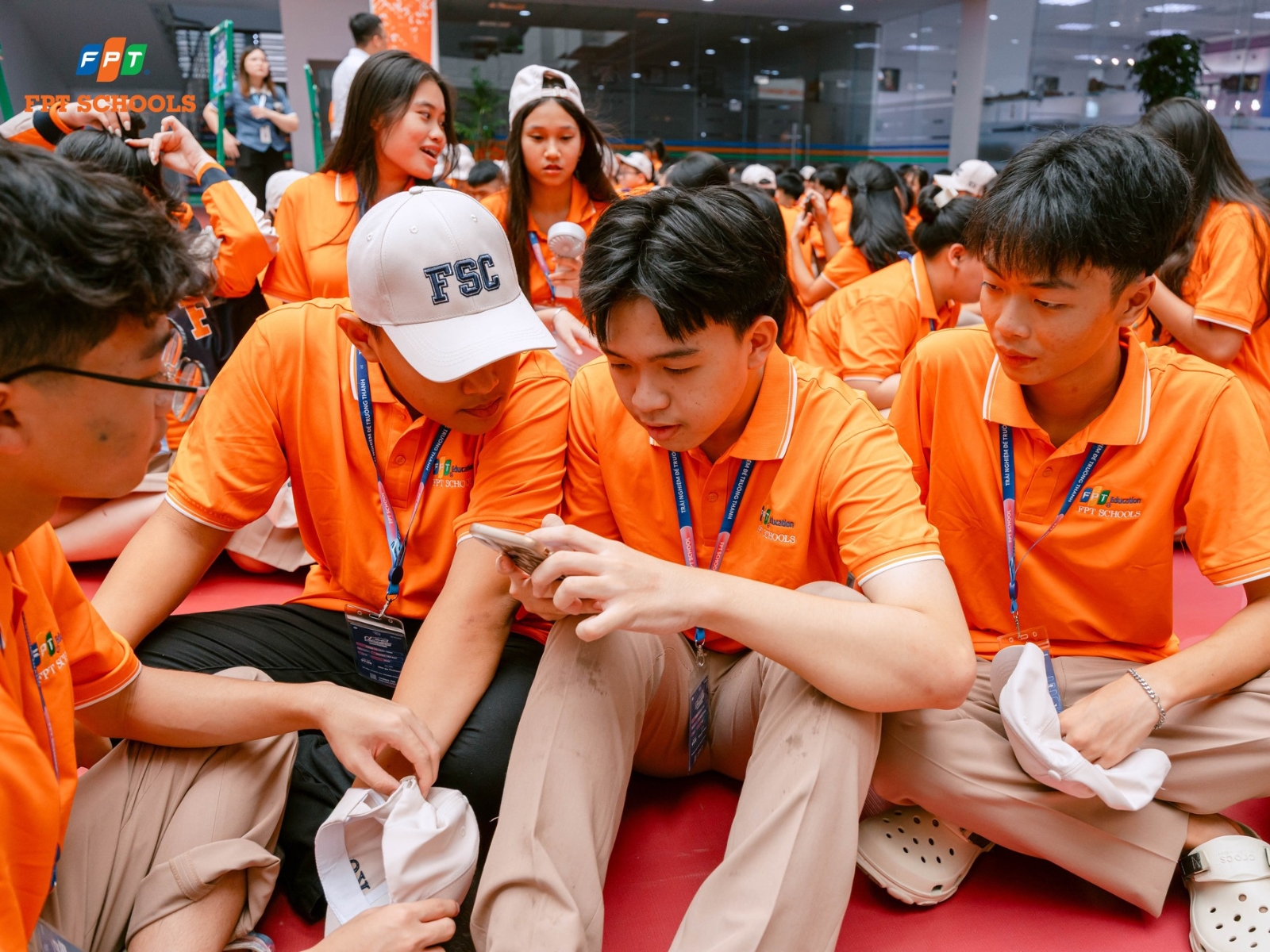 Tác hại của nghiện game hiểm họa âm thầm đe dọa thế hệ trẻ - FPT Education Ảnh hưởng tiêu cực đến các mối quan hệ xã hội