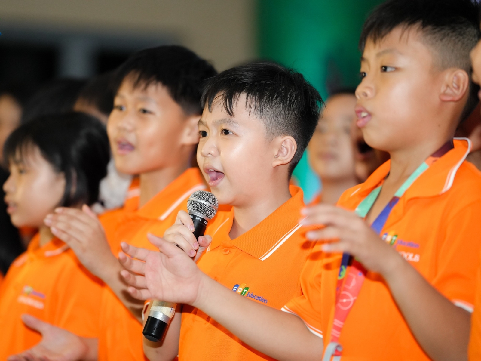 Tôn trọng người khác là gì? Nền tảng giúp trẻ hình thành nhân cách và ứng xử văn minh - FPT Education Nguyên nhân khiến trẻ thiếu tôn trọng người khác là gì?