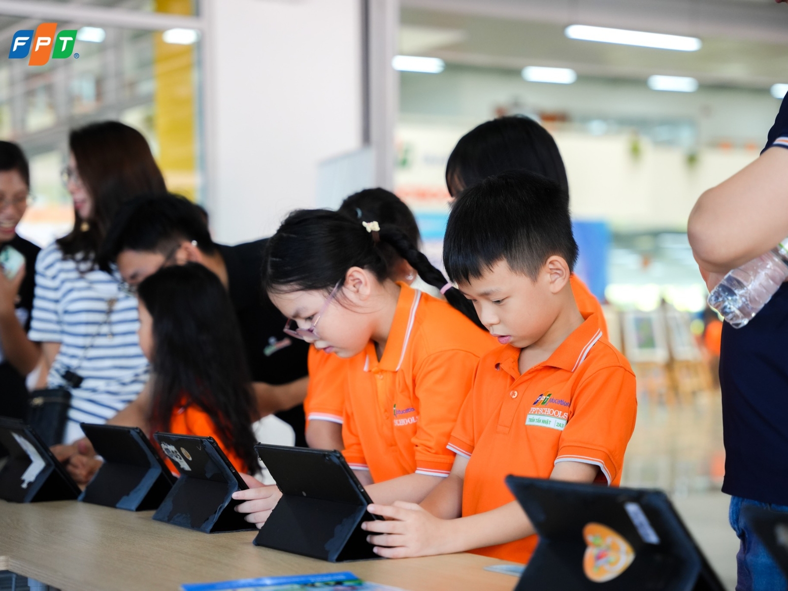 Trẻ em thức khuya có tác hại gì tới hệ tiêu hóa