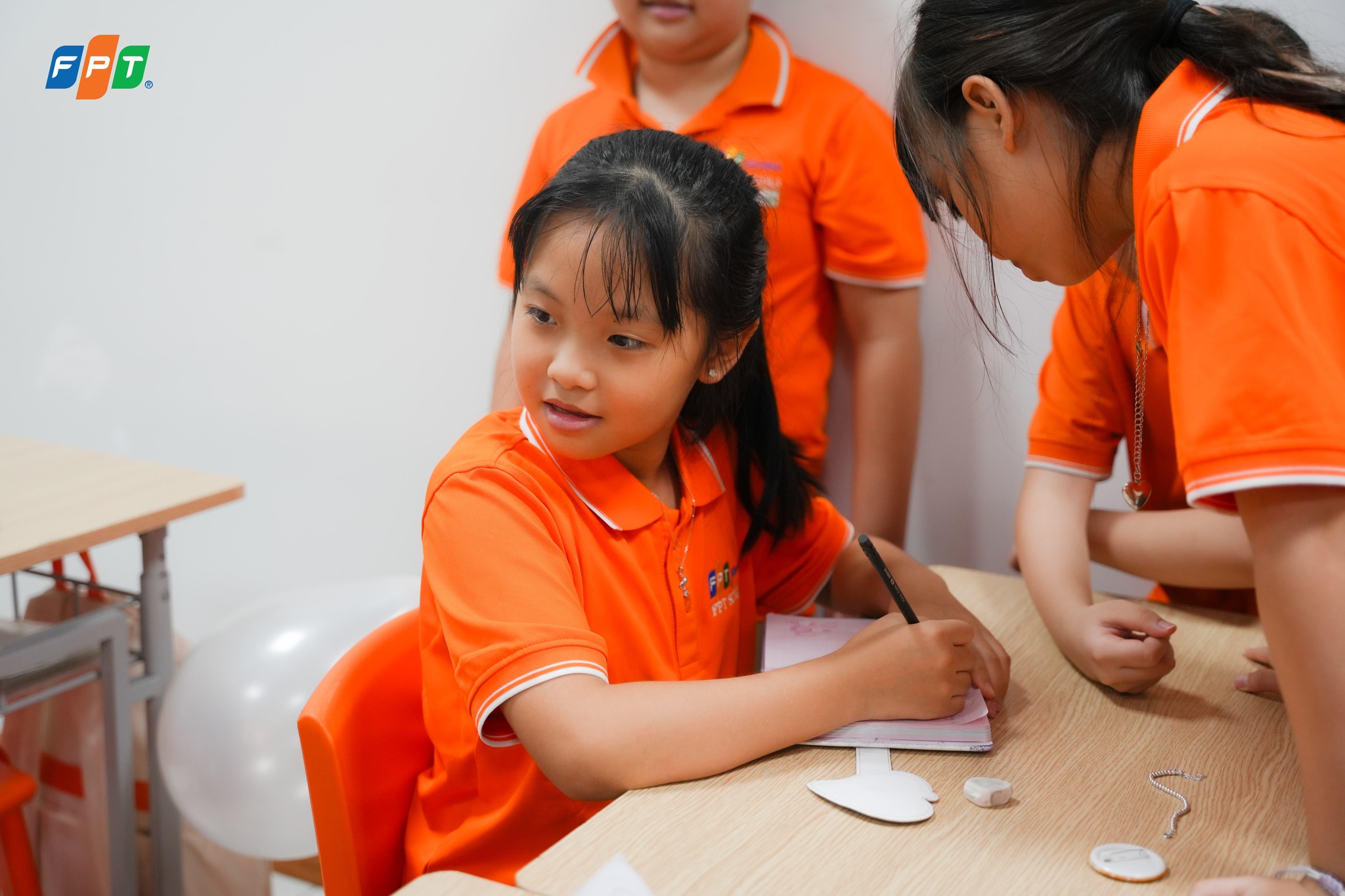 Trẻ Kém Tập Trung Nguyên Nhân Do Đâu? 10+ Lý Do Phụ Huynh Cần Biết - FPT Education Trẻ Kém Tập Trung Nguyên Nhân Do Đâu? 10+ Lý Do Phụ Huynh Cần Biết