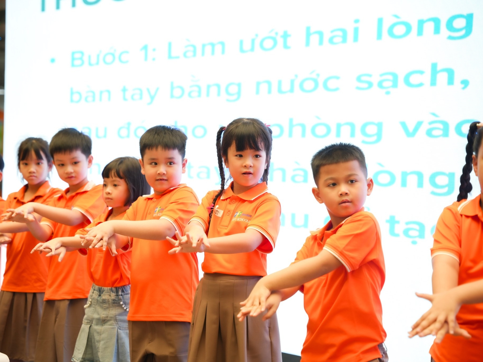 Rối loạn giấc ngủ, mệt mỏi vì dùng máy quá lâu