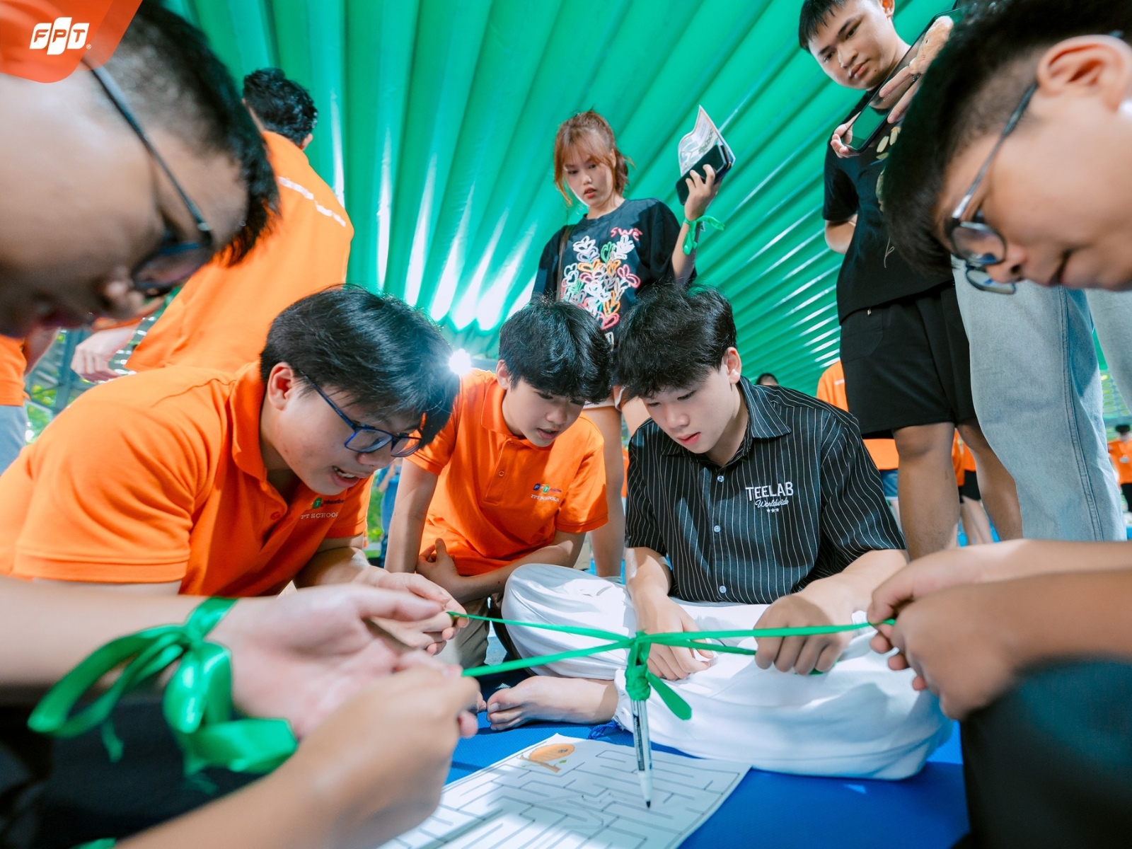 Tư duy logic là gì? Nền móng giúp việc học và cuộc sống trở nên dễ dàng hơn - FPT Education Chia nhỏ việc lớn là cách giúp một vấn đề phức tạp trở nên dễ xử lý