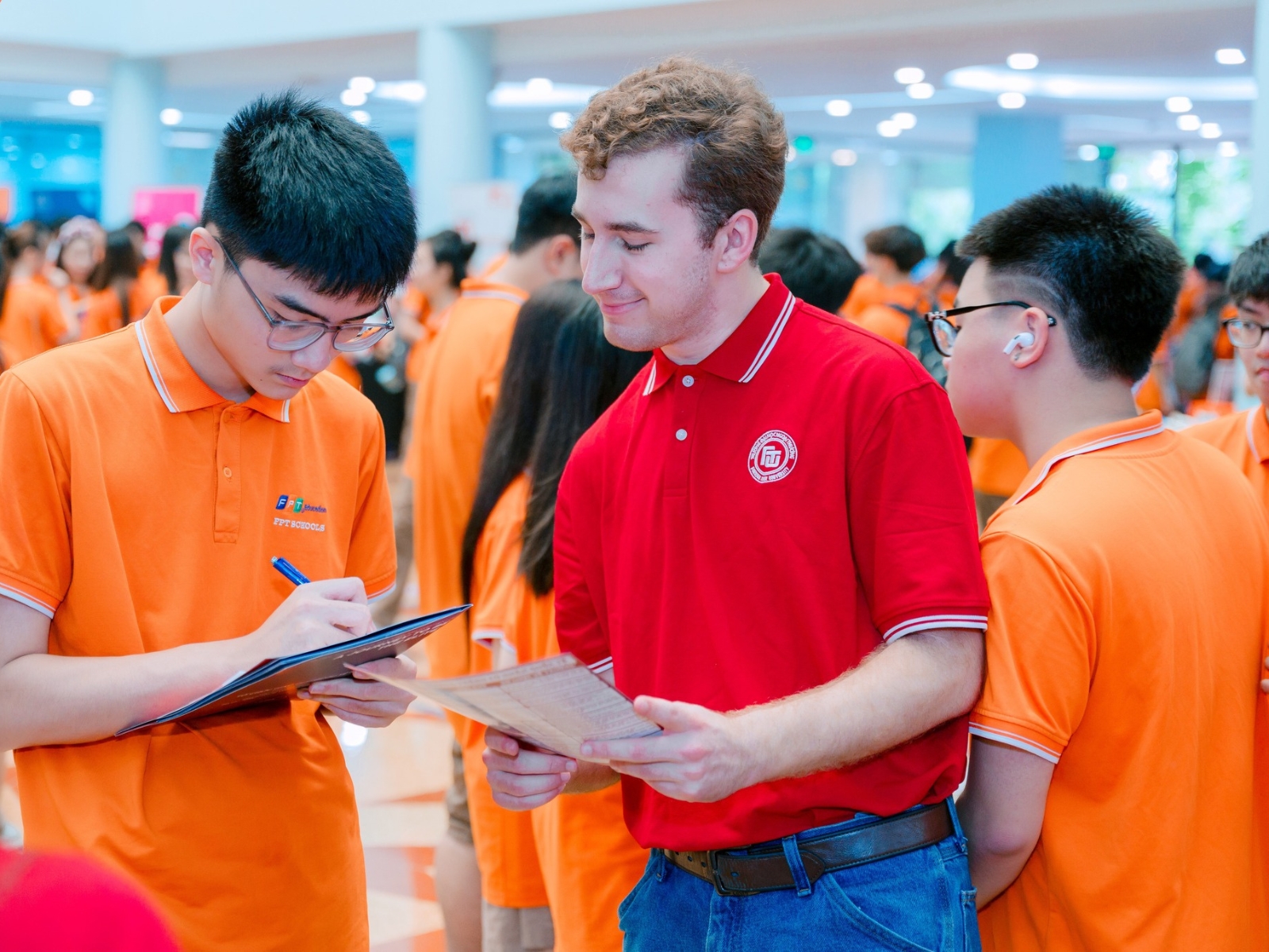 Học sinh và phụ huynh nên làm gì trong ngày 20/11