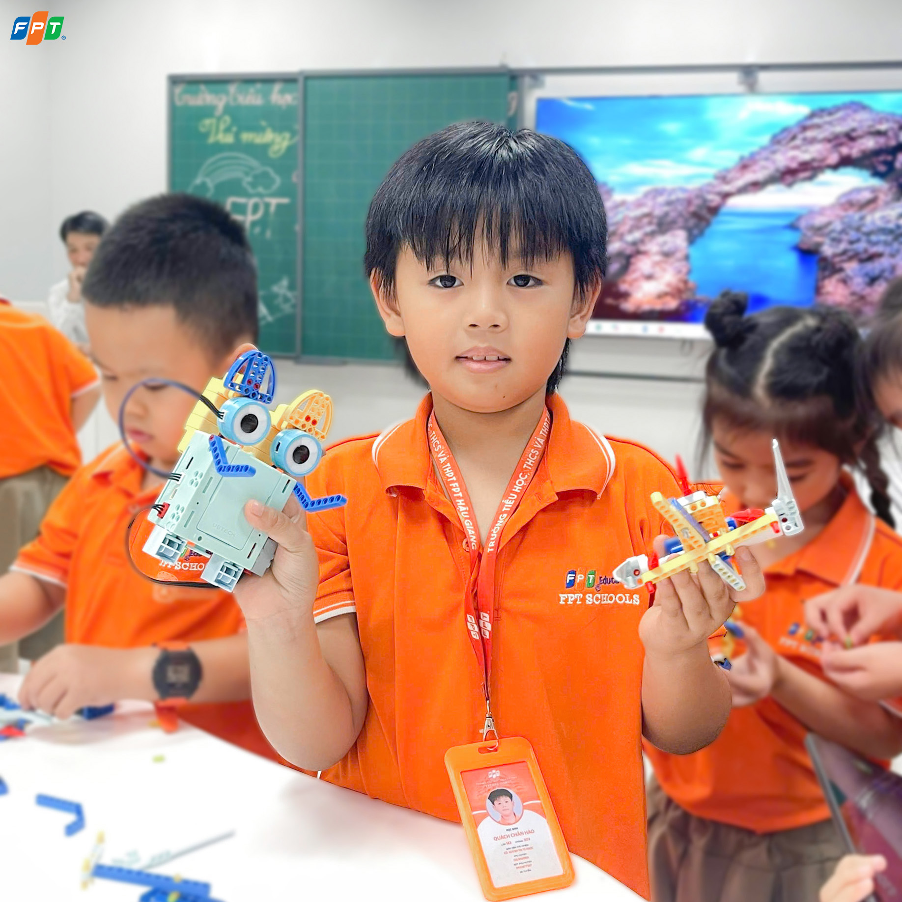 Hoạt động trải nghiệm Công nghệ FPT School Hậu Giang