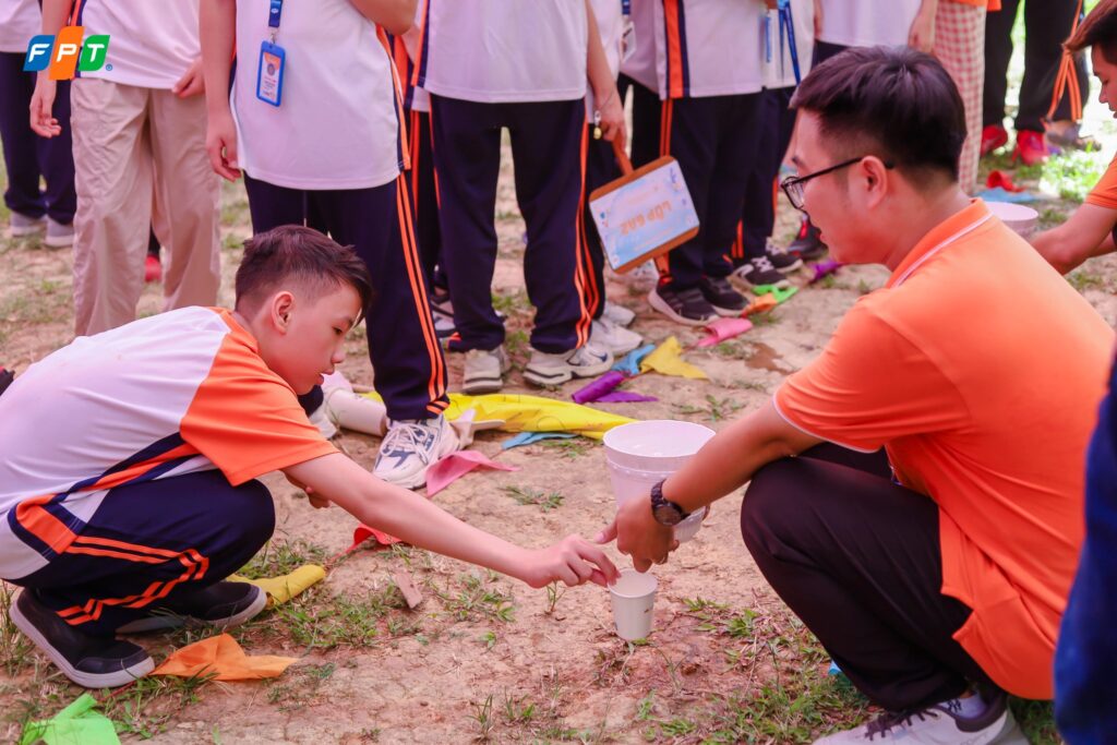 7 Cách dạy con kiên trì và không bỏ cuộc ba mẹ cần biết - FPT Education Cách dạy con kiên trì vượt qua thất bại một cách tích cực