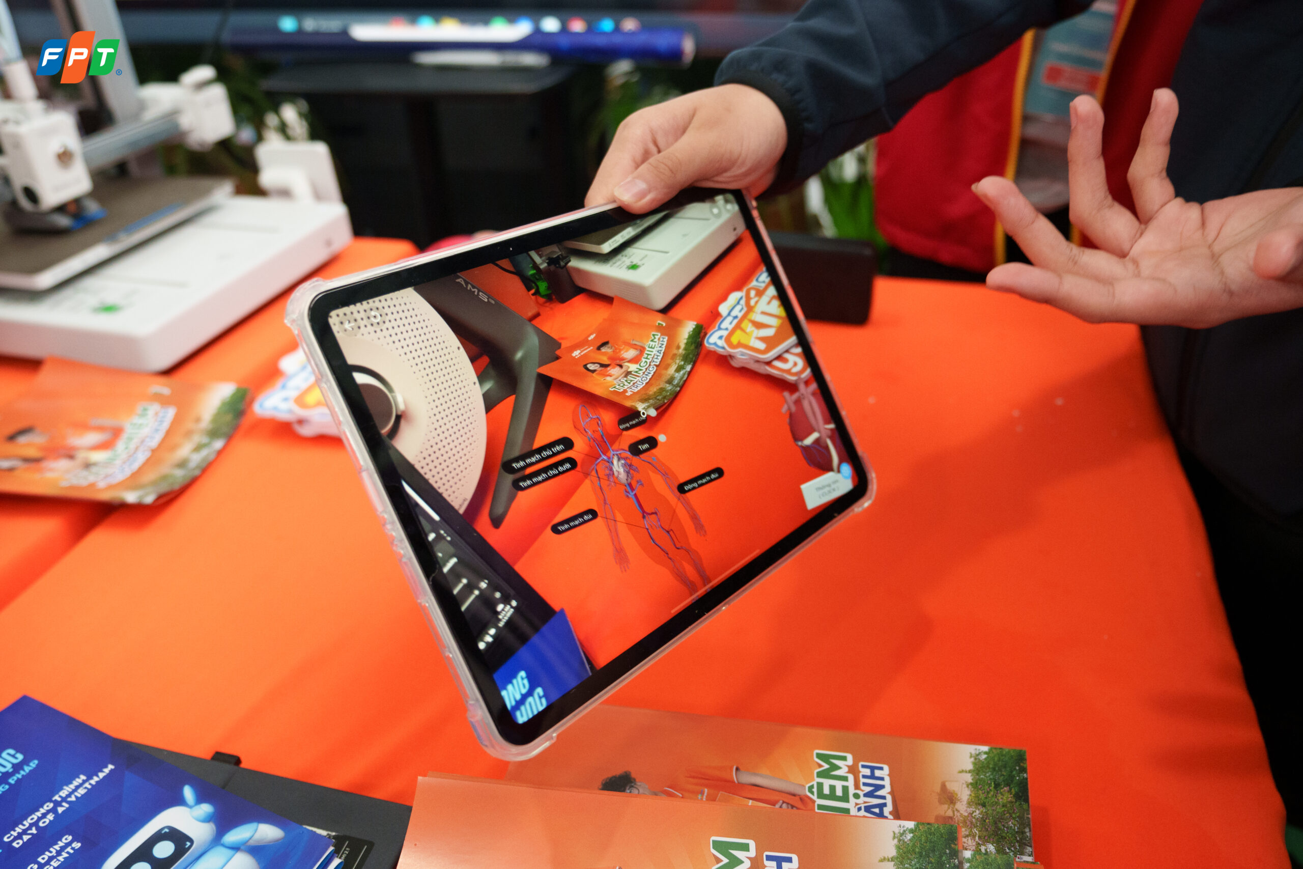 FPT Schools mang loạt sản phẩm công nghệ của thầy cô và học sinh tới Techfest 2025 - FPT Education FPT Schools mang loạt sản phẩm công nghệ của thầy cô và học sinh tới Techfest 2025 | FPT Schools