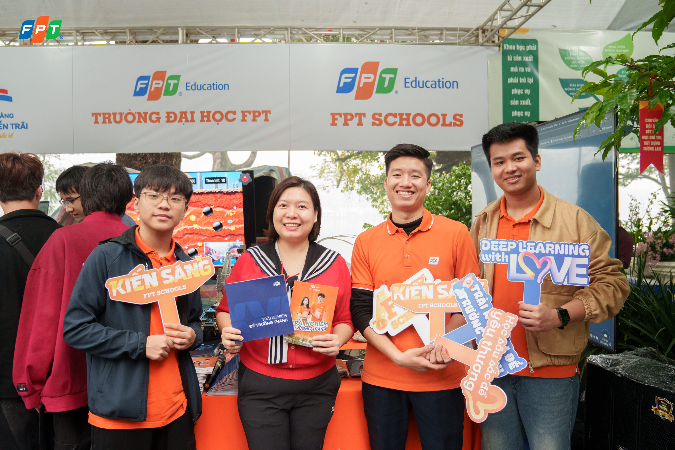 FPT Schools mang loạt sản phẩm công nghệ của thầy cô và học sinh tới Techfest 2025 | FPT Schools