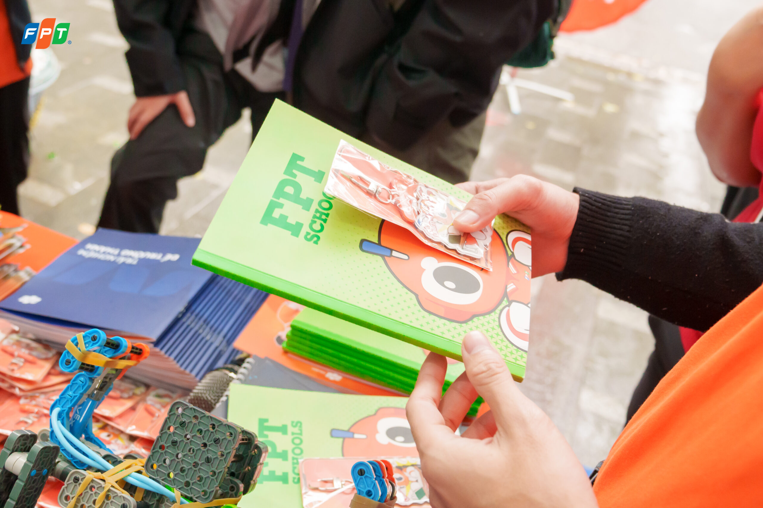 FPT Schools mang loạt sản phẩm công nghệ của thầy cô và học sinh tới Techfest 2025 | FPT Schools