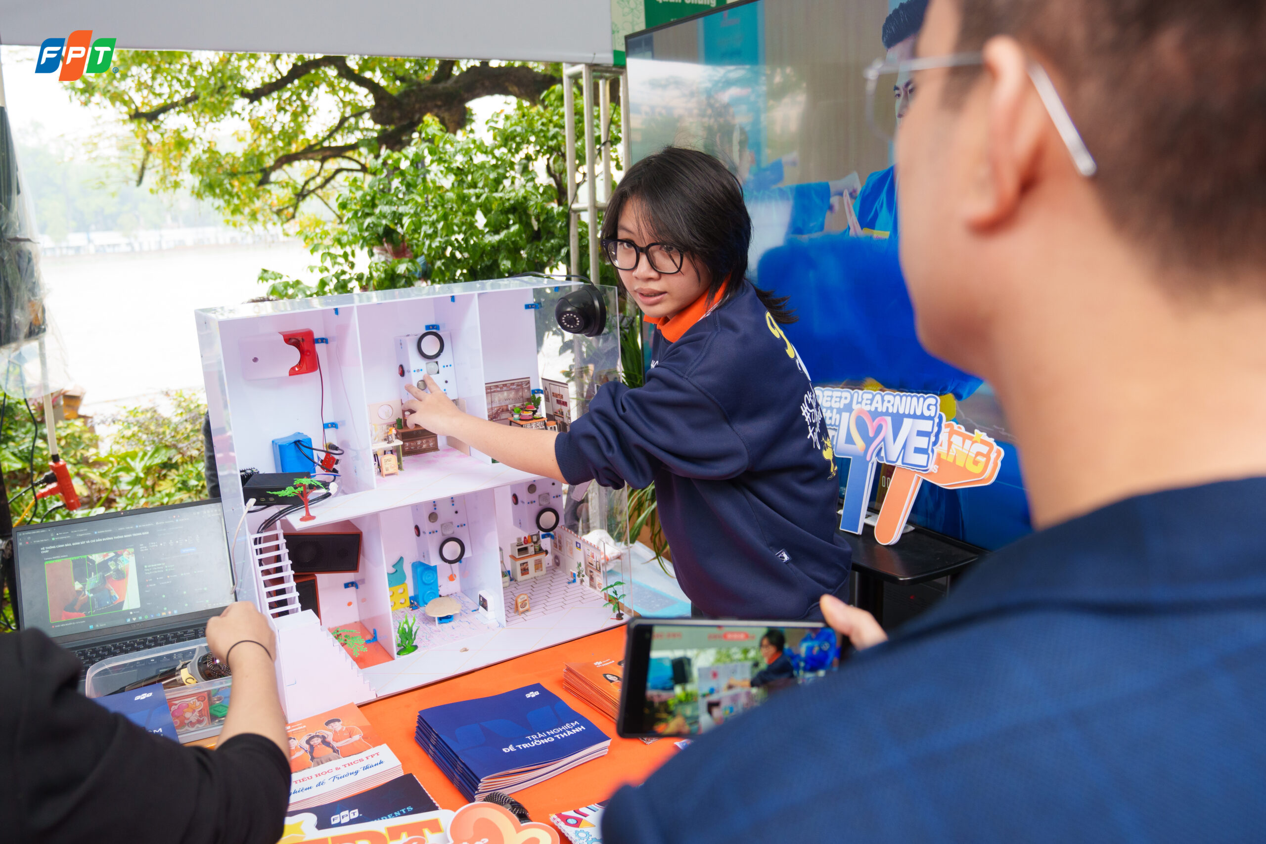 FPT Schools mang loạt sản phẩm công nghệ của thầy cô và học sinh tới Techfest 2025 | FPT Schools