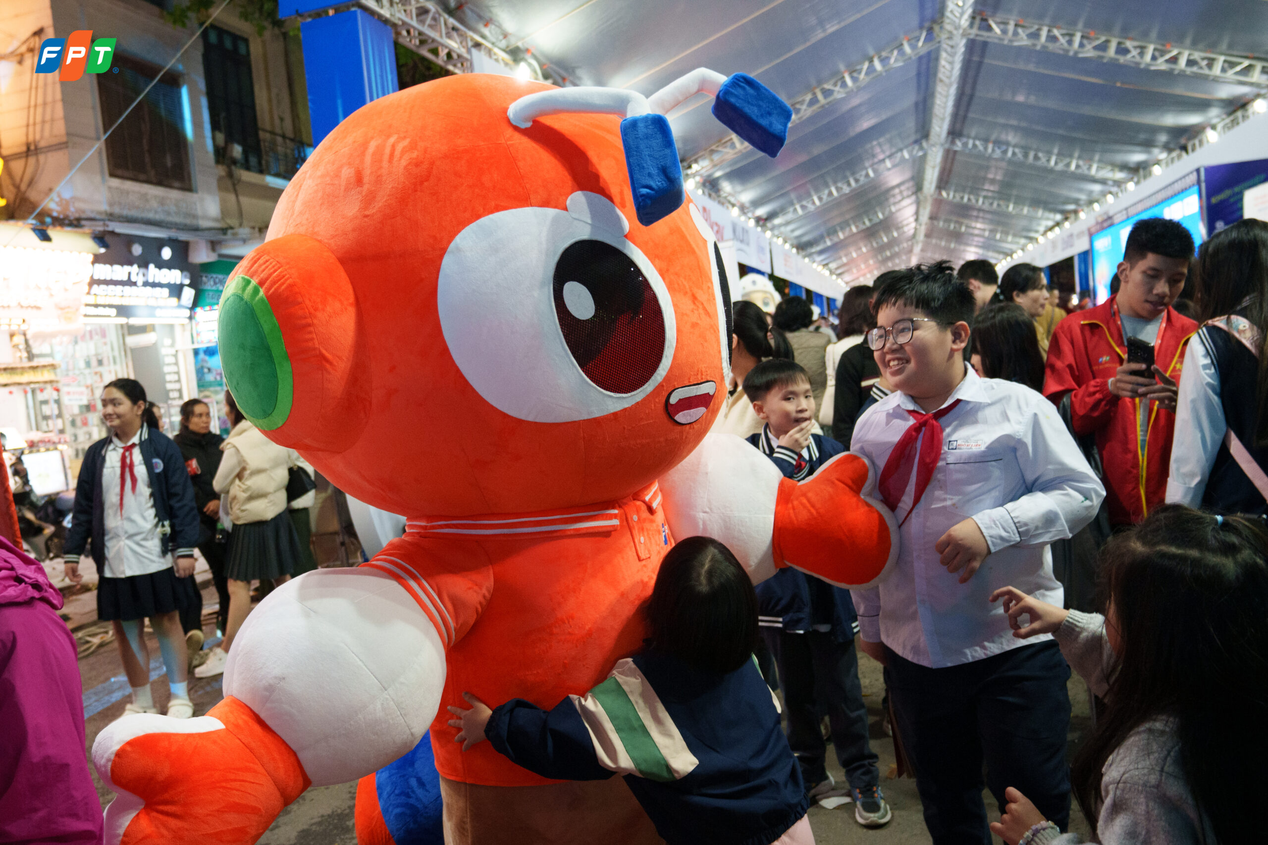 FPT Schools mang loạt sản phẩm công nghệ của thầy cô và học sinh tới Techfest 2025 | FPT Schools