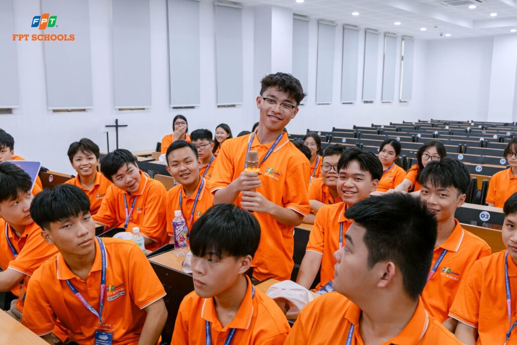 Giáo dục cảm xúc xã hội là gì