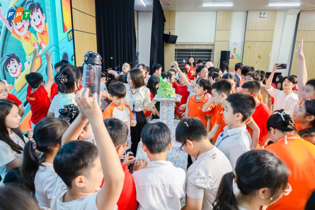 7 Cách dạy con kiên trì và không bỏ cuộc ba mẹ cần biết - FPT Education Thúc đẩy tính độc lập và tự tin qua việc ra quyết định