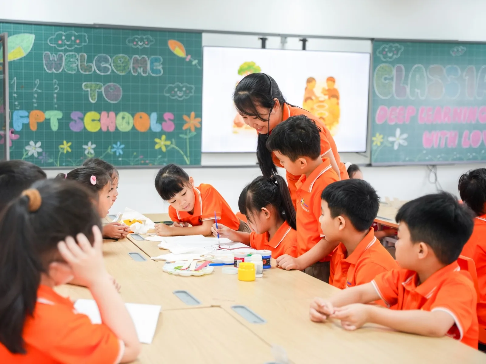 Áp Lực Học Tập Là Gì? Nguyên Nhân, Hậu Quả Và Cách Giải Tỏa - FPT Education Tìm kiếm sự hỗ trợ từ gia đình, bạn bè và chuyên gia tâm lý