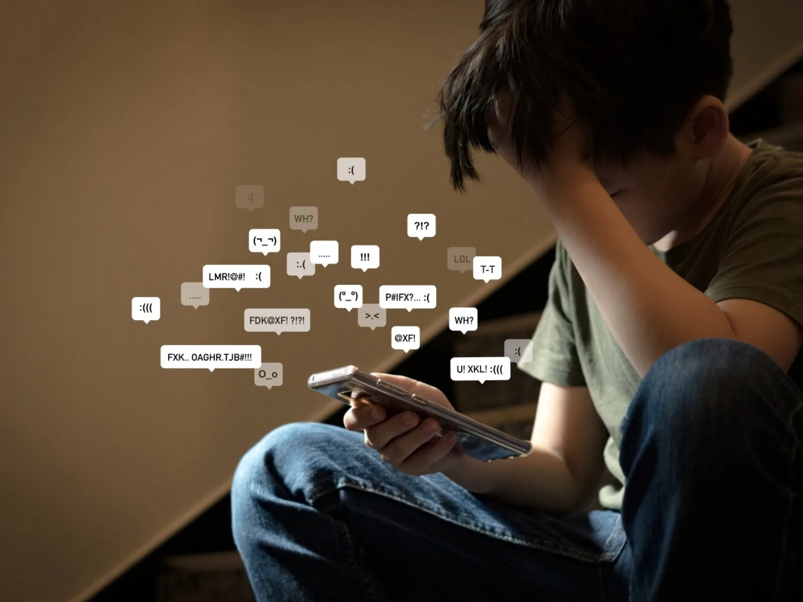 Bạo lực bằng lời nói là gì? Cách hỗ trợ trẻ khi bị tổn thương | FPT Schools