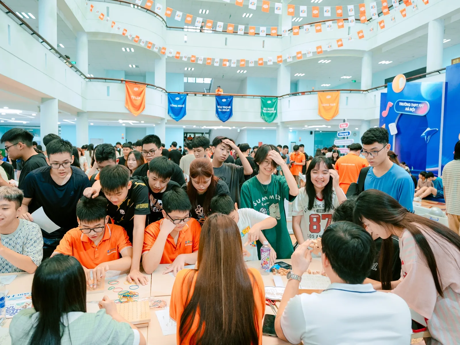 Các dụng cụ xây dựng và lắp ráp