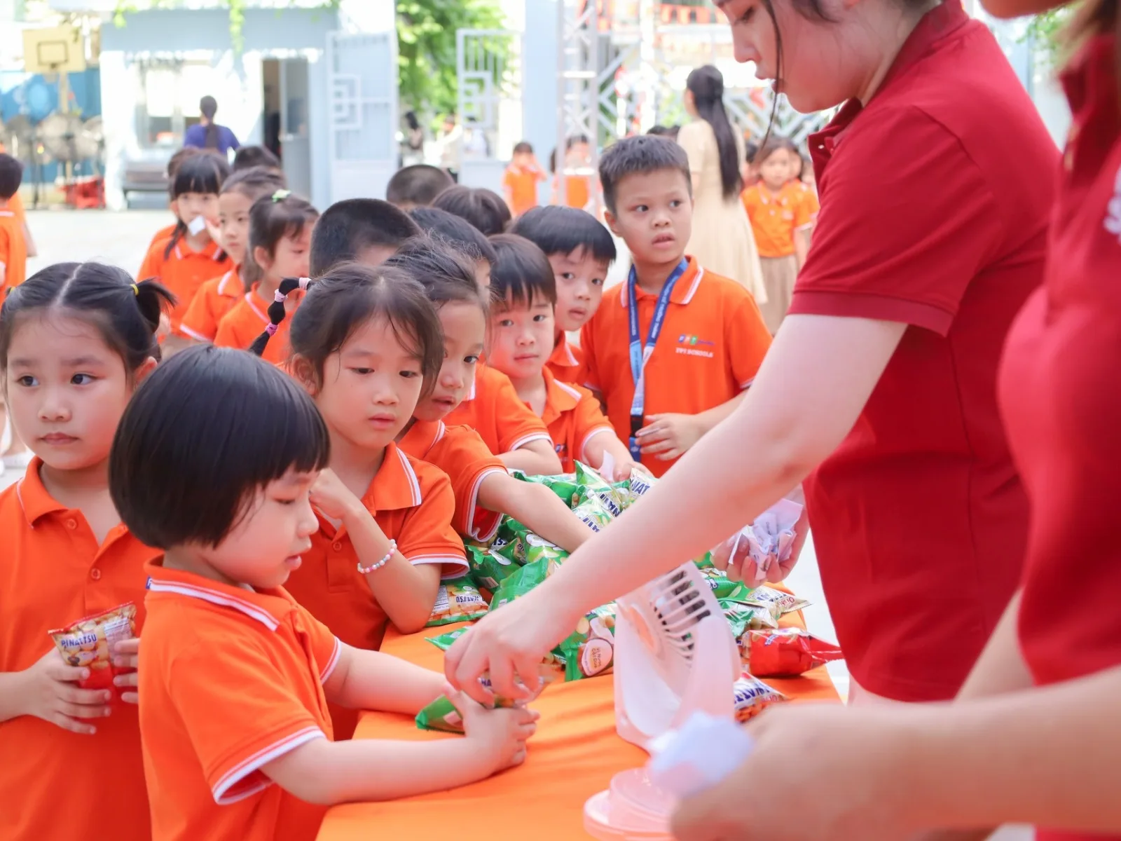 Tài liệu hướng dẫn và tài nguyên học tập đi kèm