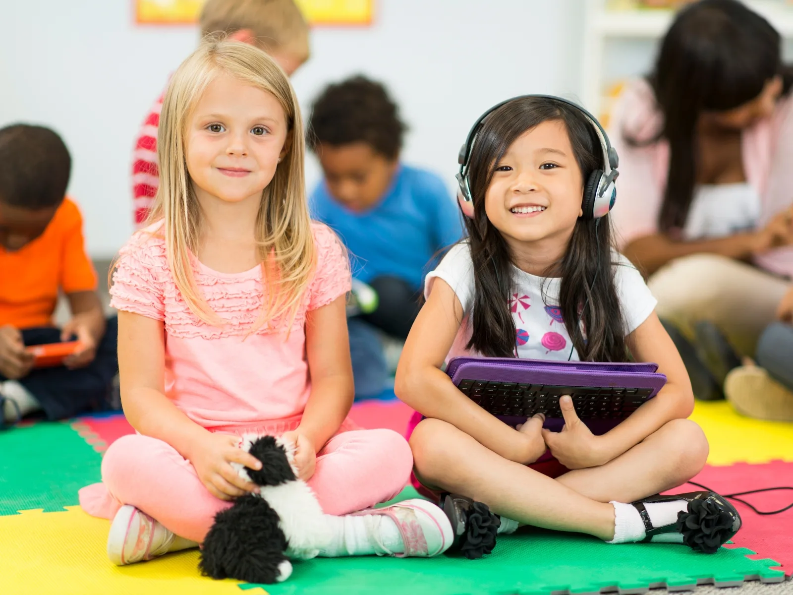 Cách dạy cho trẻ chậm tiếp thu giúp con lấy lại tự tin học tập - FPT Education Cách dạy cho trẻ chậm tiếp thu