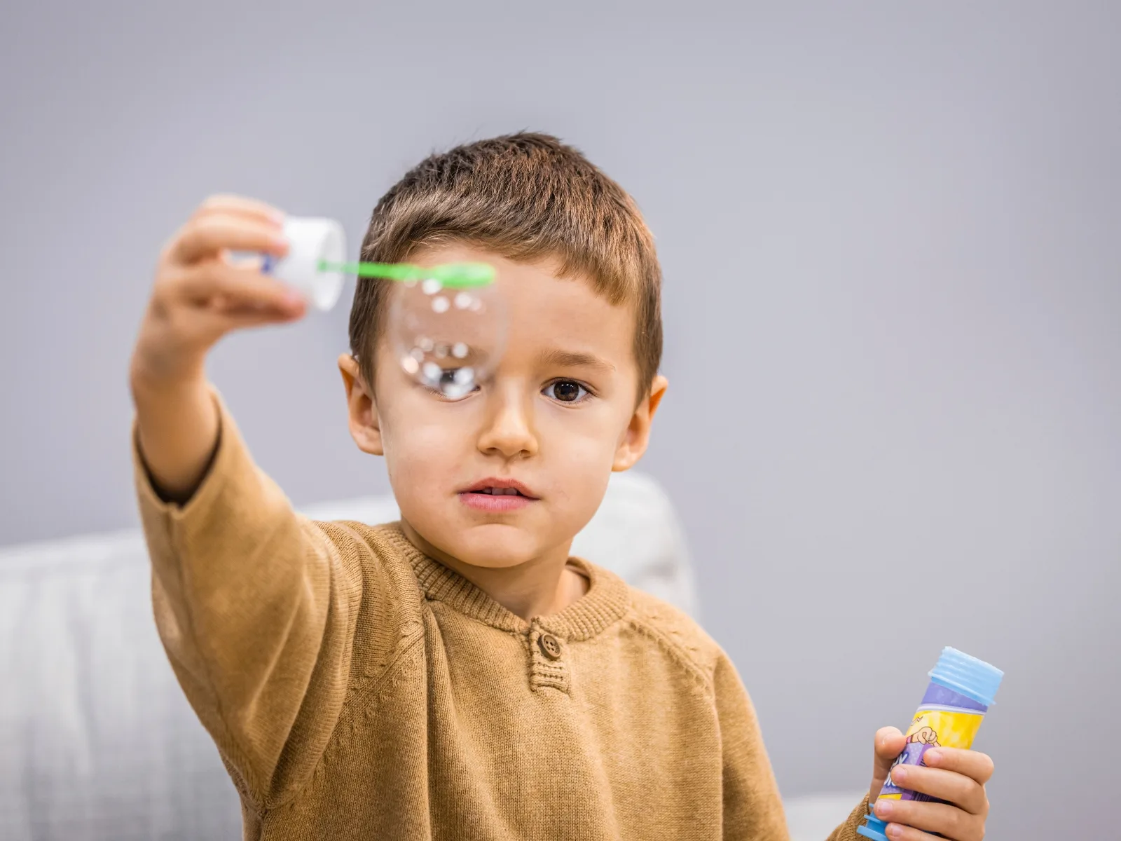 Cách dạy cho trẻ chậm tiếp thu giúp con lấy lại tự tin học tập - FPT Education Cách dạy cho trẻ chậm tiếp thu
