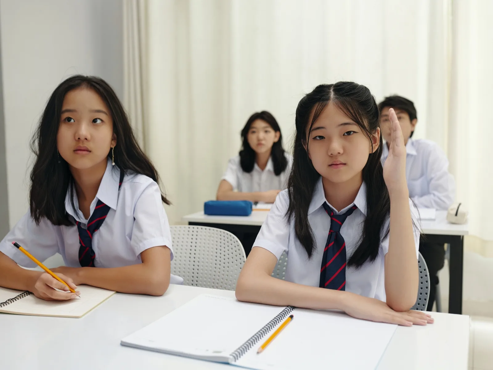 Cách dạy trẻ 12 tuổi bướng bỉnh để không làm tổn thương con - FPT Education Cách dạy trẻ 12 tuổi bướng bỉnh