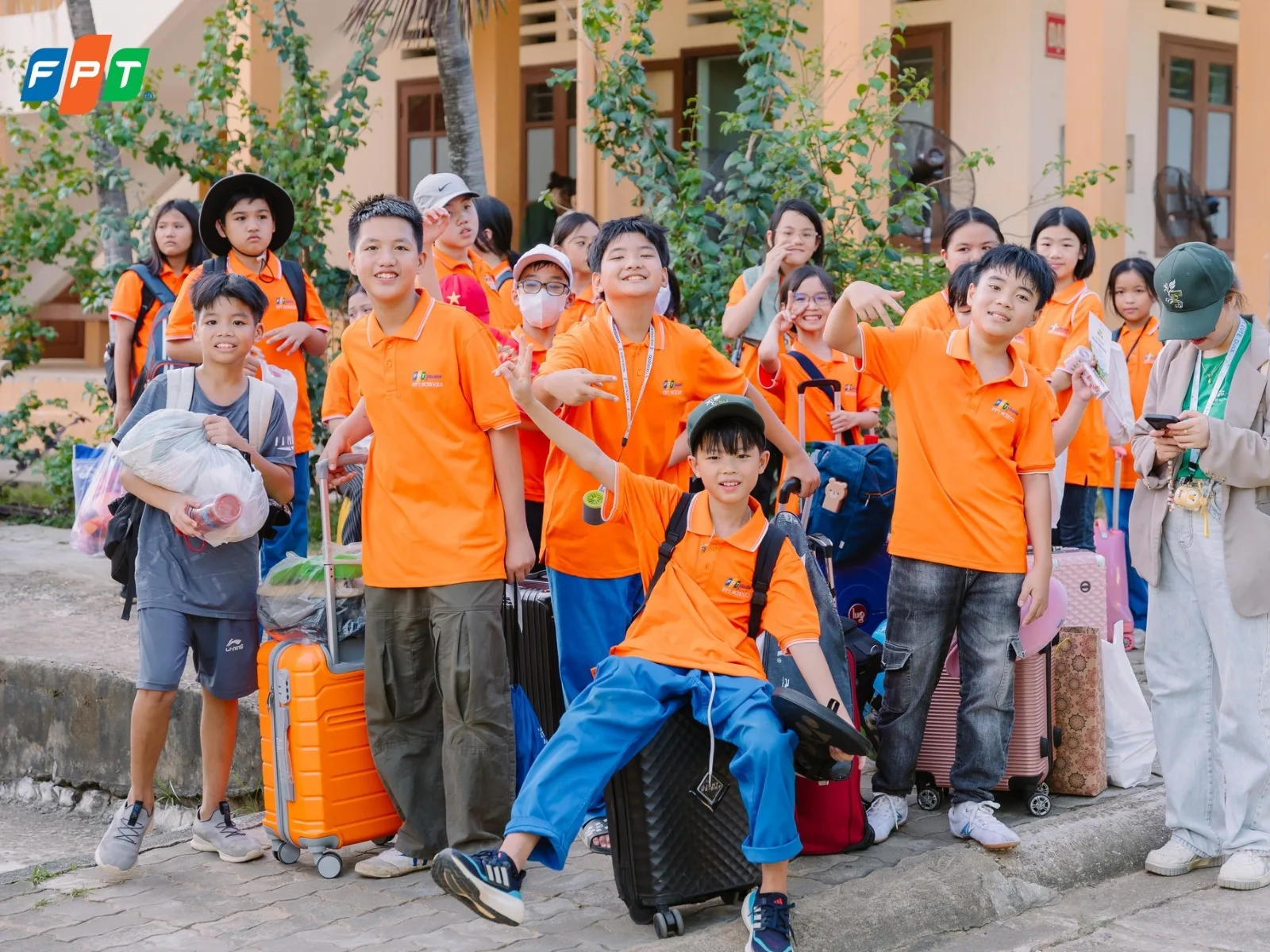 Cách giới hạn thời gian dùng điện thoại cho trẻ đơn giản, hiệu quả nhất - FPT Education Trẻ trên 12 tuổi bước vào giai đoạn cần nhiều không gian tự do hơn