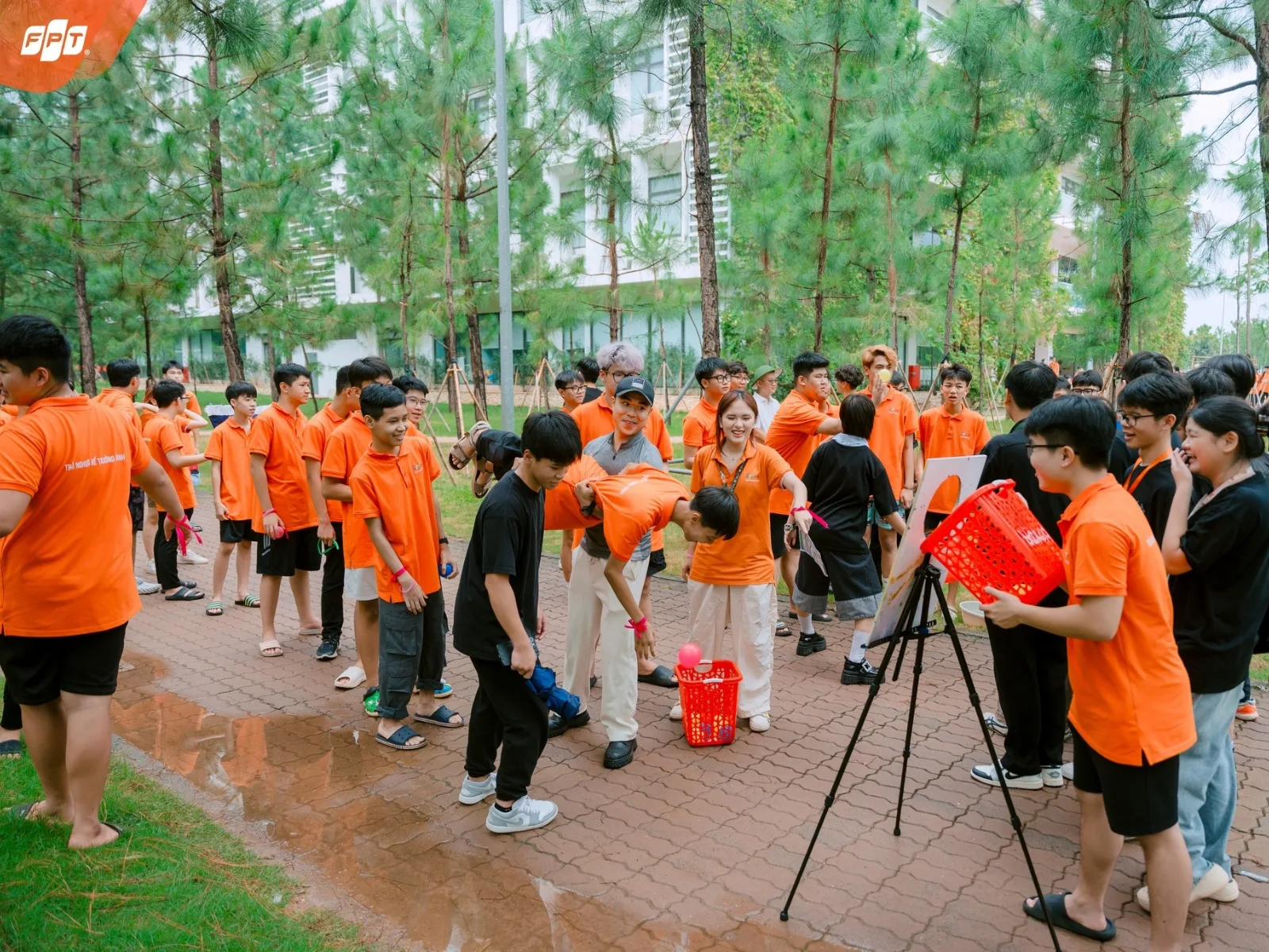 Luôn dành lời khen ngợi đúng lúc, phù hợp