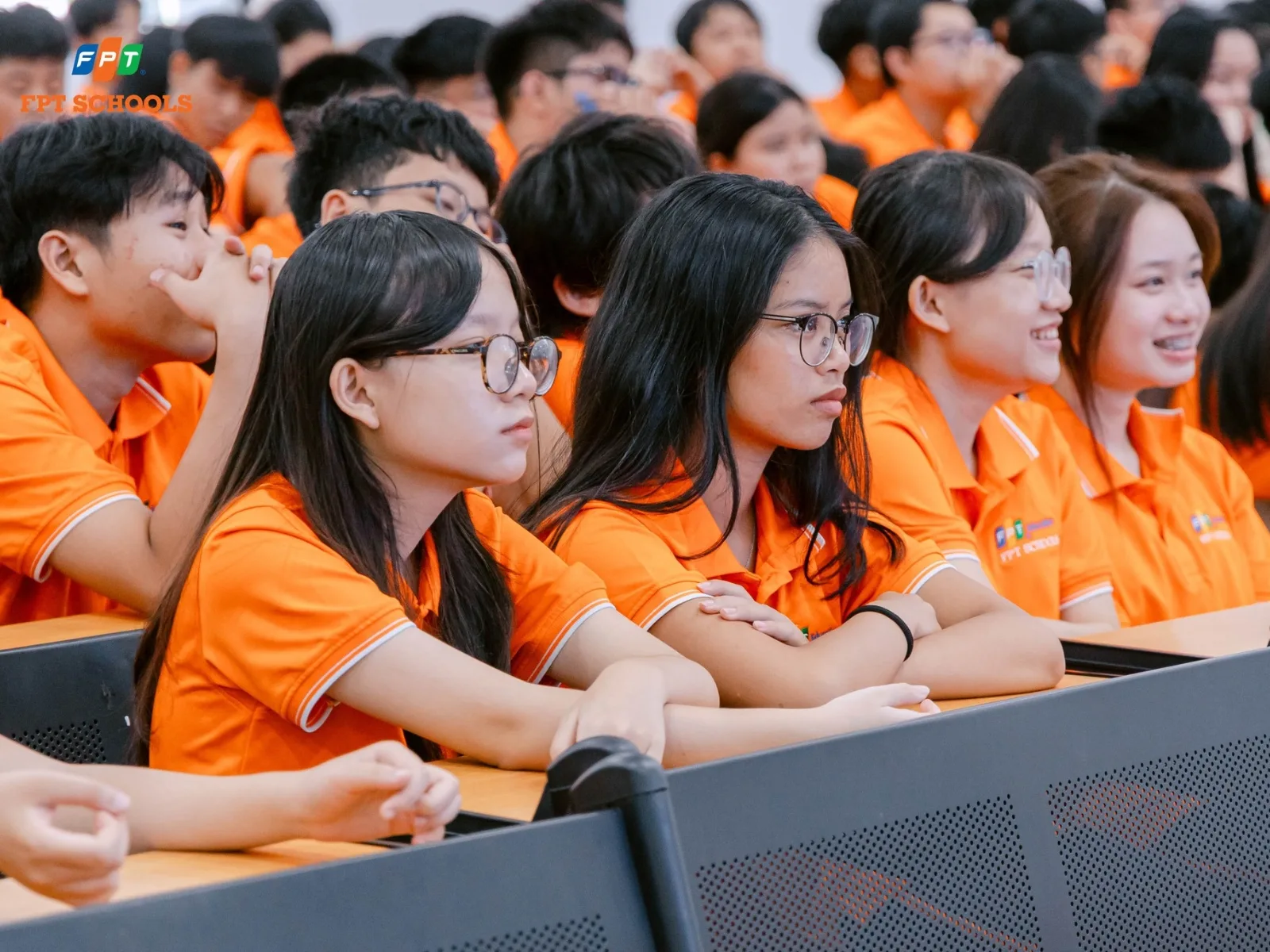 Tham khảo các nguồn tài liệu uy tín, đa dạng