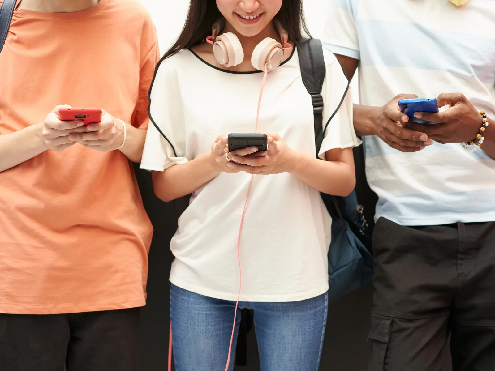 Cân bằng giữa thế giới ảo và thực để trẻ phát triển lành mạnh - FPT Education Ngủ không ngon hoặc mệt mỏi kéo dài