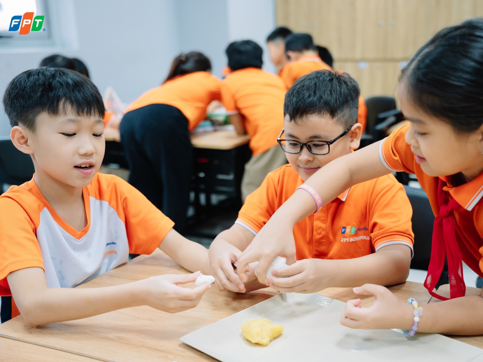 Nguyên nhân gây cận thị học đường