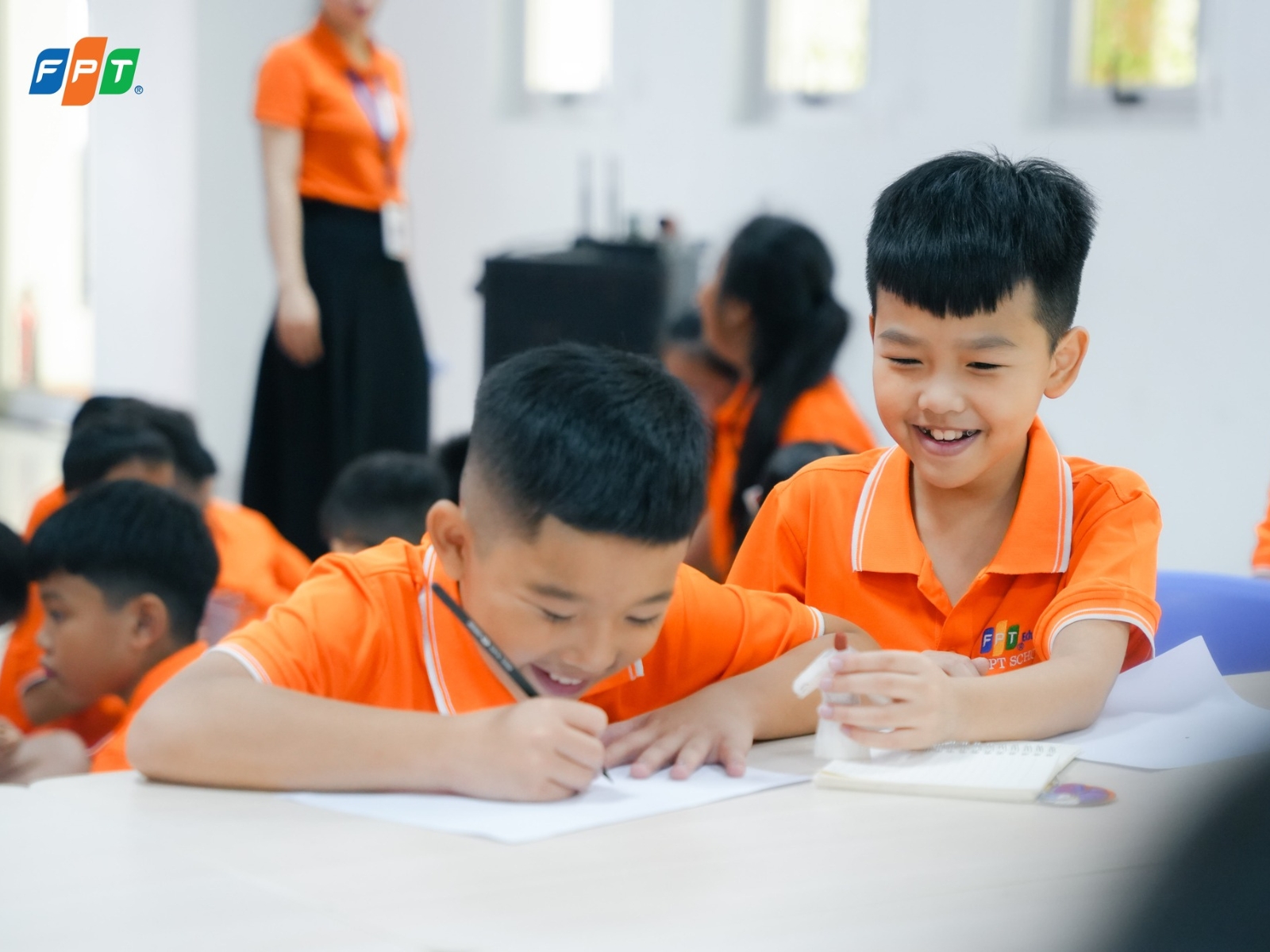 Tác hại của cận thị học đường nếu không được kiểm soát