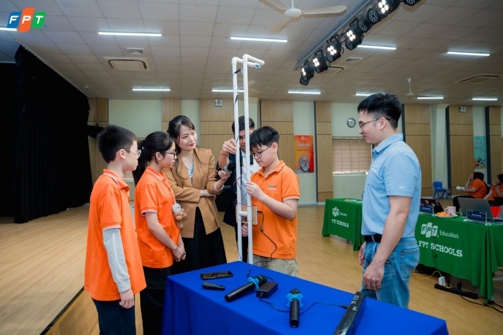 FPT School Cầu Giấy ghi dấu tại chung kết STEMPETITION 2025 với tư duy công nghệ bền vững - FPT Education chung kết STEMPETITION khối tiểu học khối trung học cơ sở