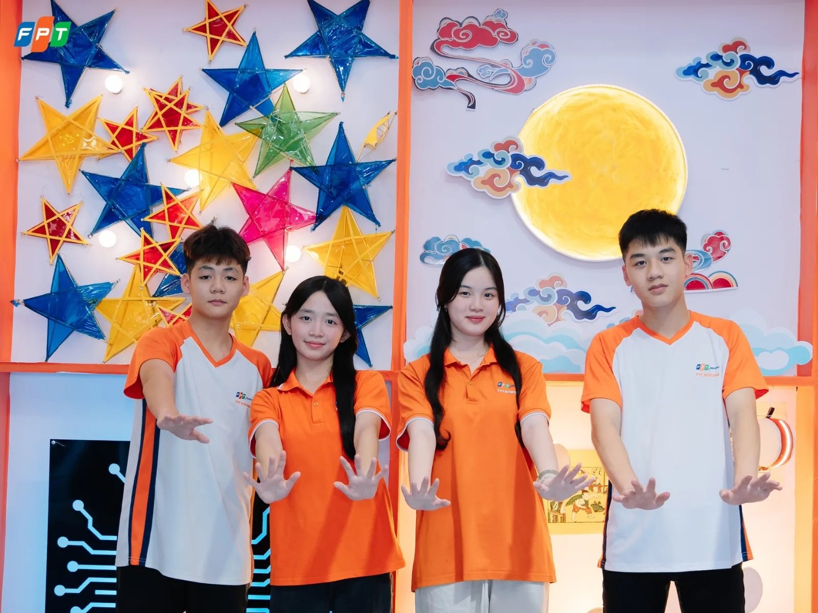 Chuyển đổi số trong giáo dục tiểu học là gì? Lợi ích và giải pháp thúc đẩy hiệu quả - FPT Education Vấn đề an toàn và bảo mật thông tin
