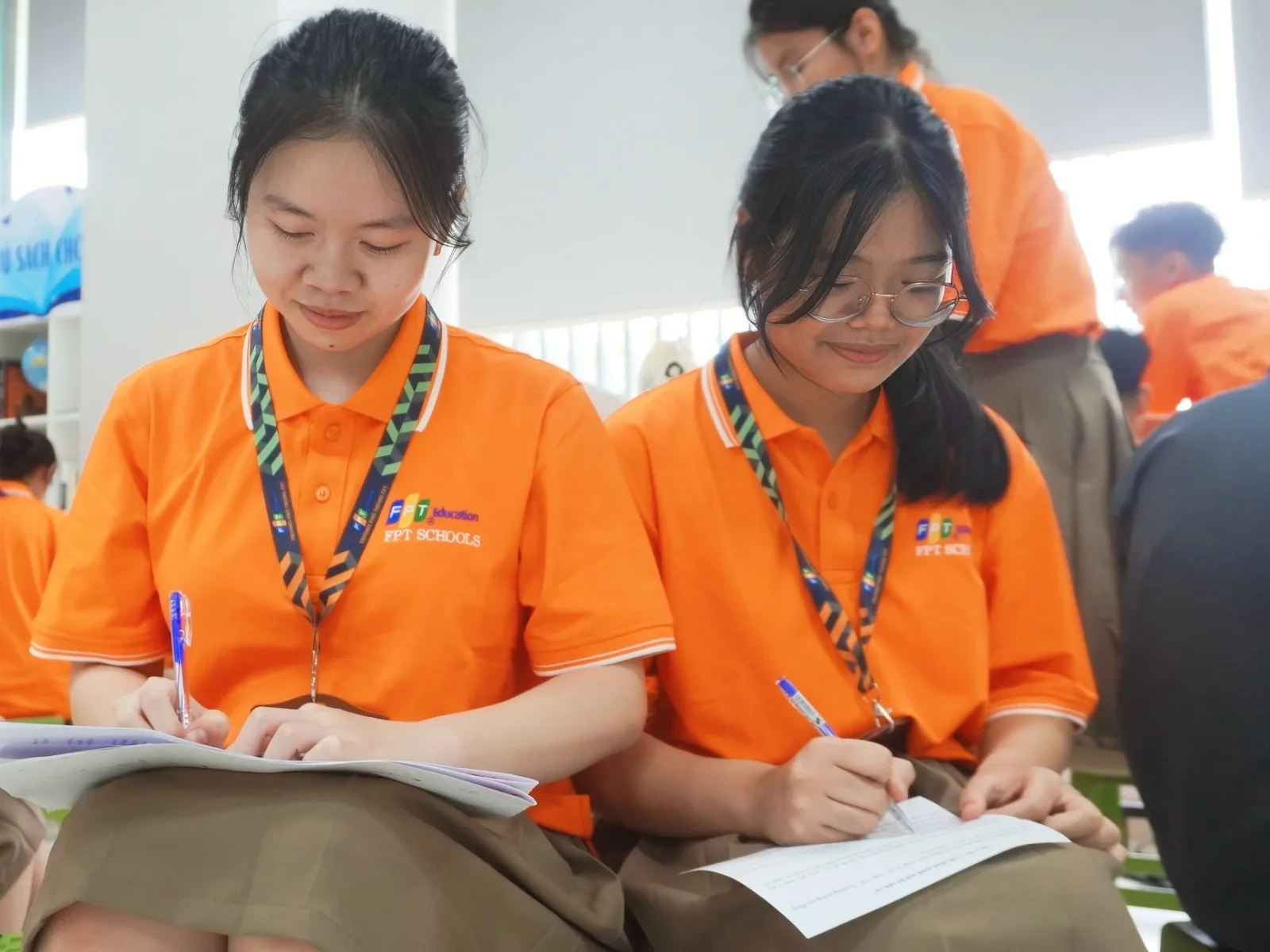 Có Nên Cho Bé Học Vẽ Sớm? Những Lợi Ích Bất Ngờ Cha Mẹ Không Nên Bỏ Qua - FPT Education Có Nên Cho Bé Học Vẽ Sớm? Những Lợi Ích Bất Ngờ Cha Mẹ Không Nên Bỏ Qua