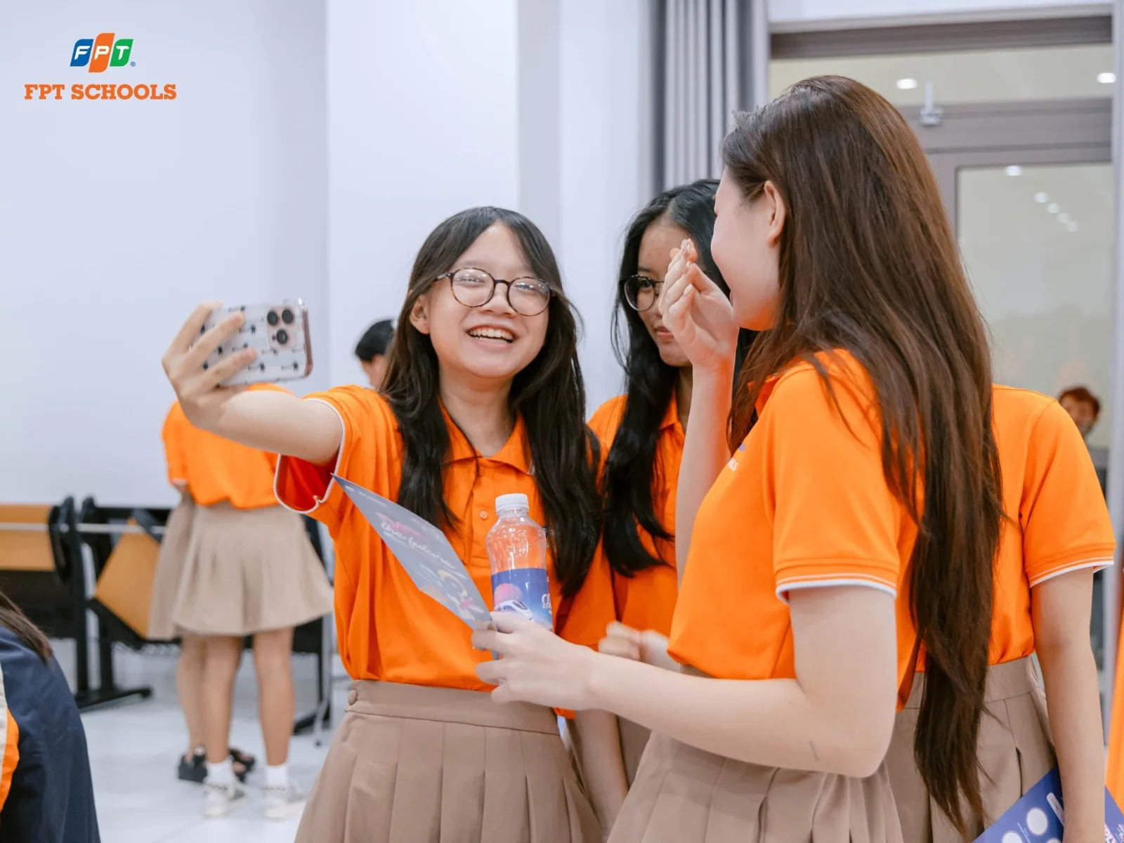 Dịch vụ xe đưa đón học sinh và những tiêu chí phụ huynh cần quan tâm - FPT Education Dịch vụ xe đưa đón học sinh và những tiêu chí phụ huynh cần quan tâm