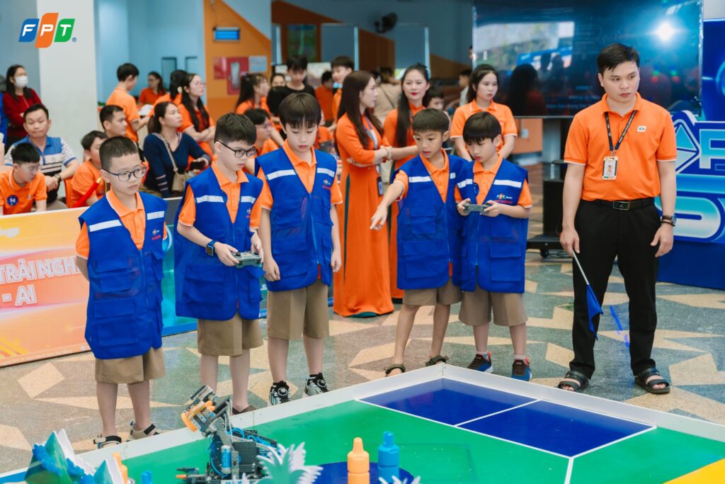 Trường Tiểu học và Trung học cơ sở FPT Đà Nẵng đồng hành cùng giải đấu Robot FPT Schools mở rộng 2025 - FPT Education giải đấu Robot FPT Schools mở rộng 2025