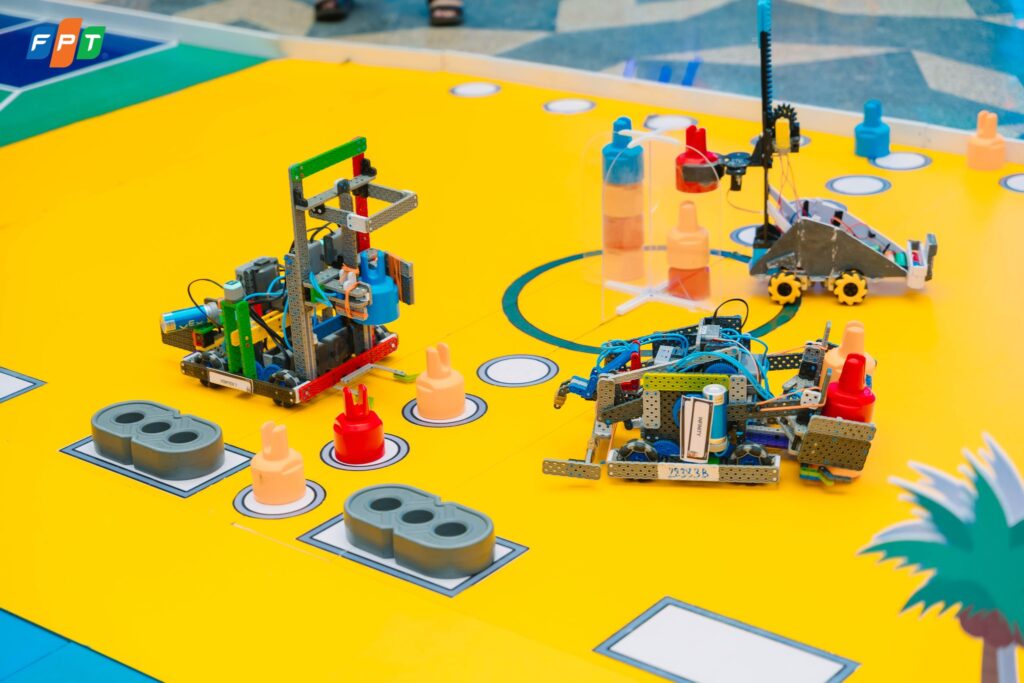 Trường Tiểu học và Trung học cơ sở FPT Đà Nẵng đồng hành cùng giải đấu Robot FPT Schools mở rộng 2025 - FPT Education giải đấu Robot FPT Schools mở rộng 2025