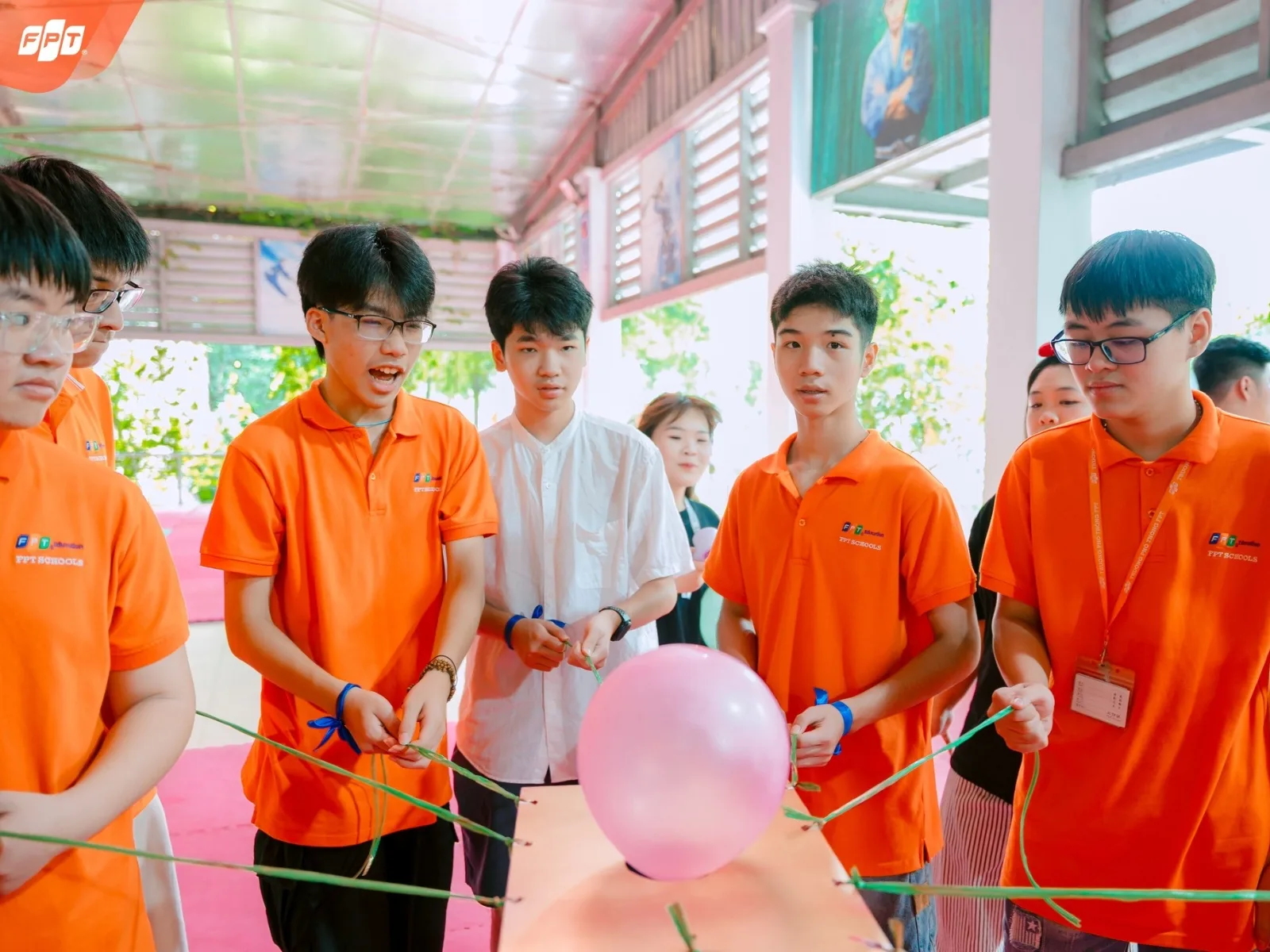 Giáo dục cá nhân hóa là gì? Cách tiếp cận mới trong giáo dục hiện đại - FPT Education Hỗ trợ tốt hơn cho trẻ có nhu cầu đặc biệt