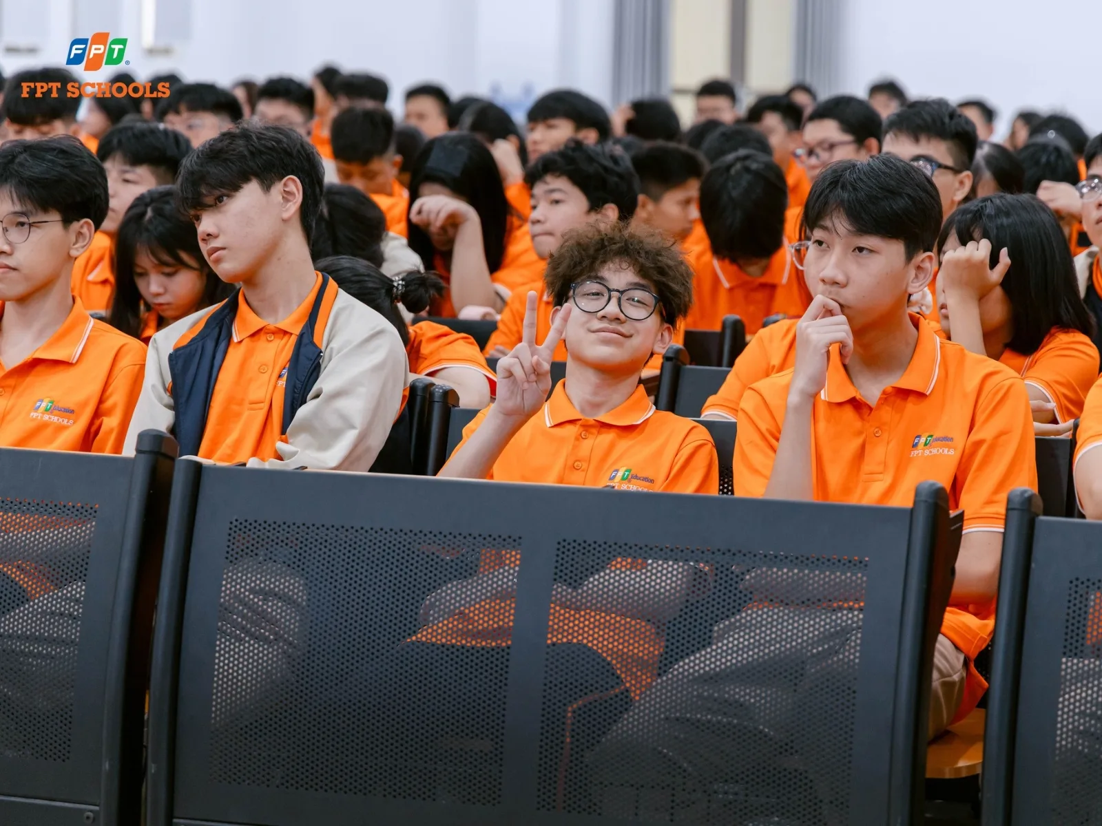 Giáo dục cá nhân hóa là gì? Cách tiếp cận mới trong giáo dục hiện đại - FPT Education Đánh giá liên tục thay vì chỉ dựa vào điểm số