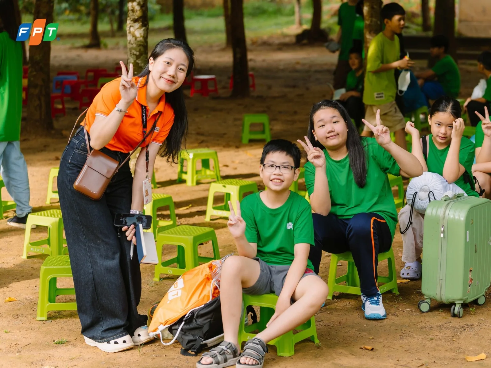 Giáo dục toàn diện là gì? Tầm quan trọng của giáo dục toàn diện từ sớm - FPT Education Khía cạnh xã hội trong giáo dục toàn diện