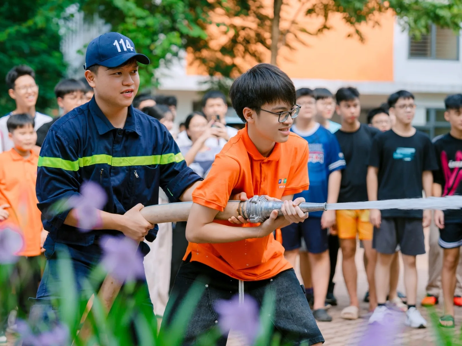 Giáo dục toàn diện là gì? Tầm quan trọng của giáo dục toàn diện từ sớm - FPT Education Nuôi dưỡng khả năng ngôn ngữ