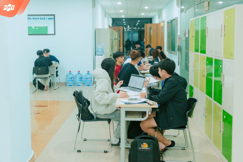 giờ tự học buổi tối ở fsc hà nội