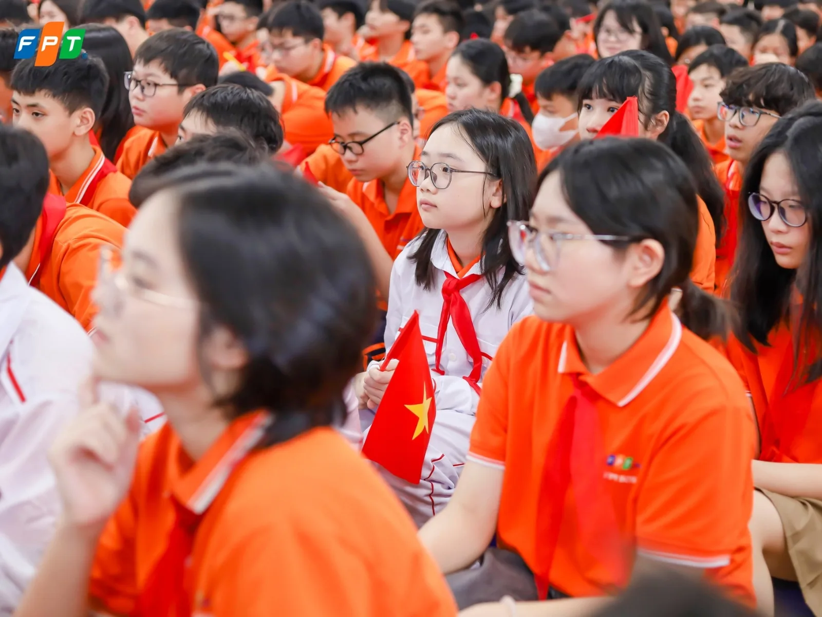 Khoan dung là gì? Hiểu đúng để nuôi dạy trẻ biết tôn trọng và yêu thương - FPT Education Khen ngợi hành động khoan dung