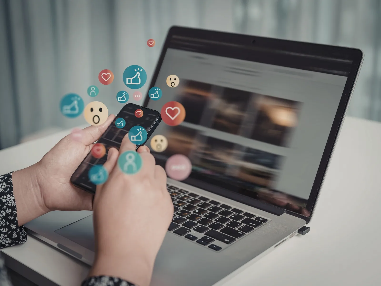 Làm sao để sử dụng mạng xã hội hiệu quả trong học tập và đời sống? | FPT Schools