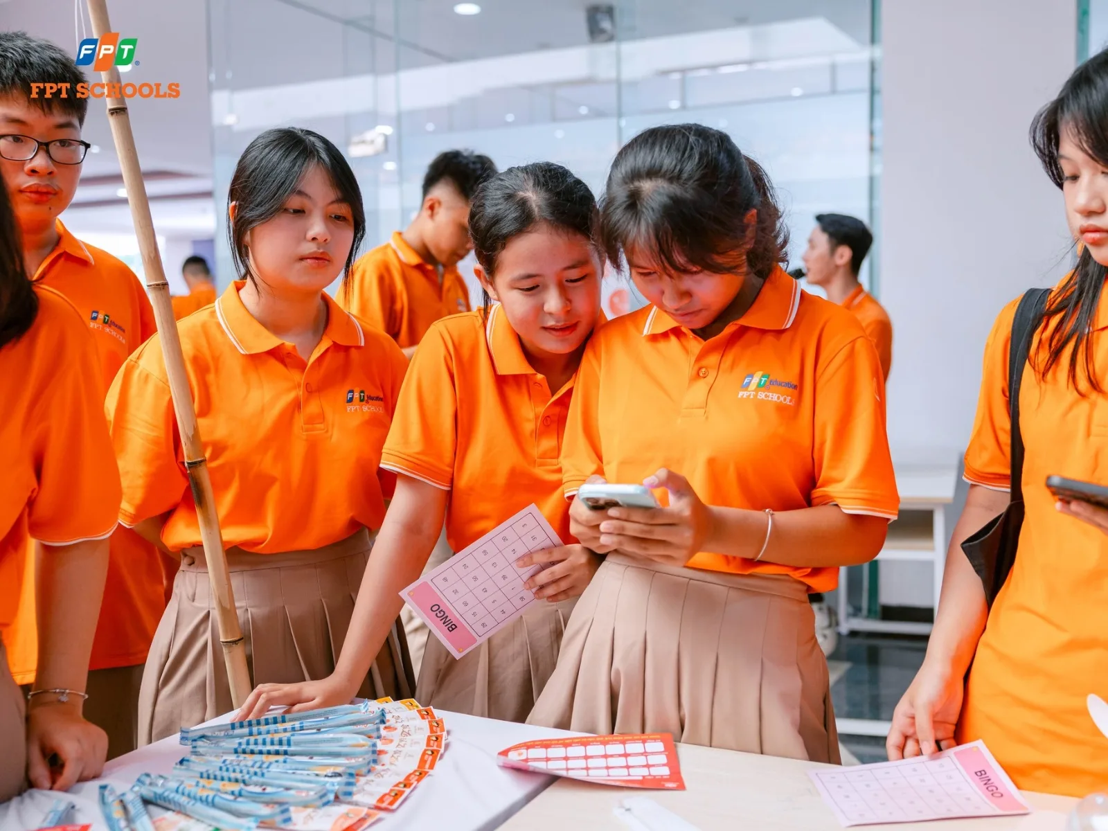 Hình thành thái độ tích cực đối với cuộc sống và tương lai