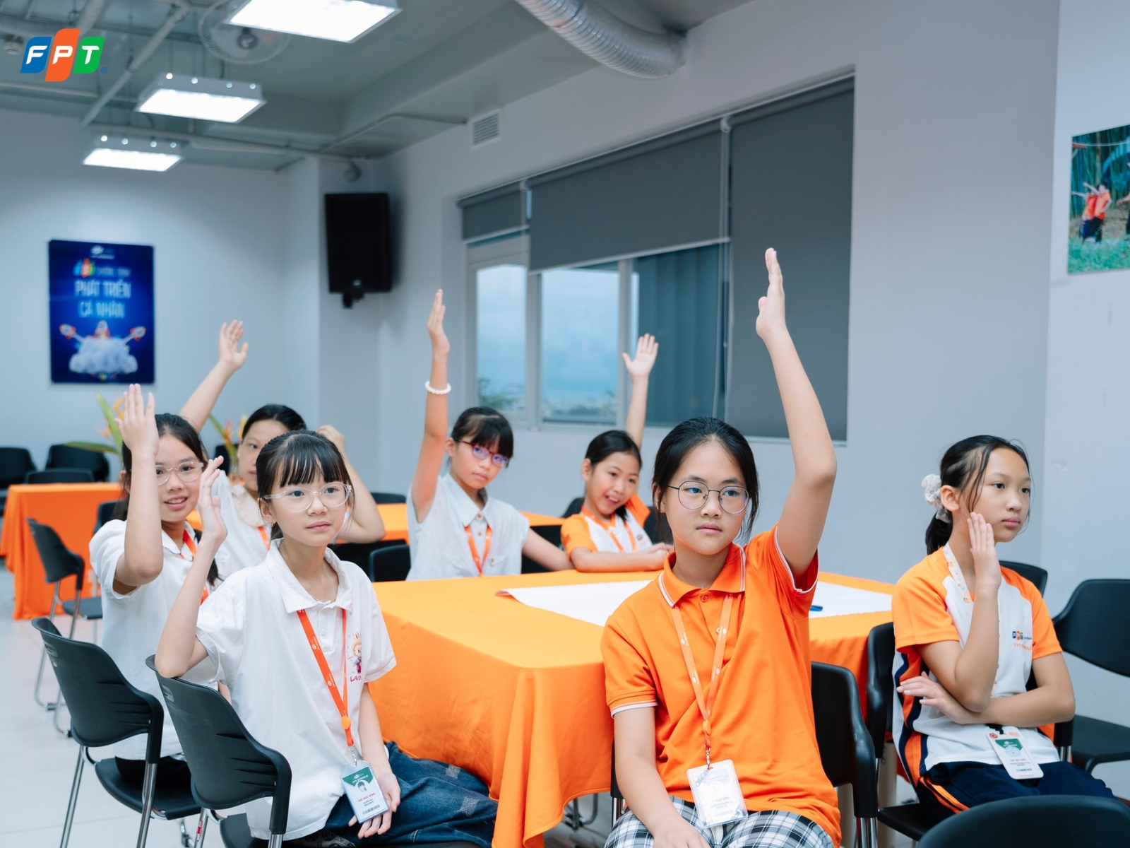 Thói quen sử dụng thiết bị điện tử và môi trường học tập