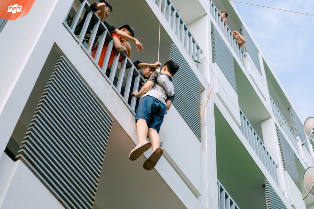 Pháp luật học đường giúp ngăn ngừa bạo lực học đường như thế nào? - FPT Education pháp luật học đường