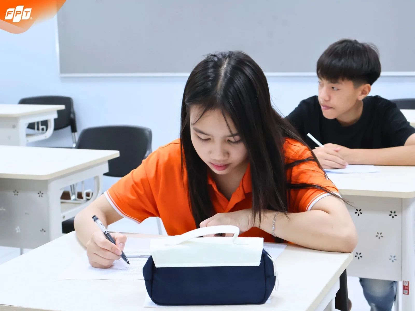 Phương pháp học tập hiệu quả cho học sinh cấp 2 - FPT Education Hiểu rõ về đặc điểm và nhu cầu của học sinh cấp 2