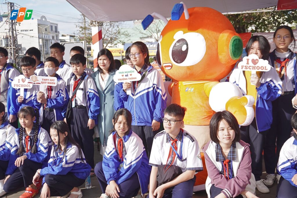 sự kiện thu hút đông đảo học sinh