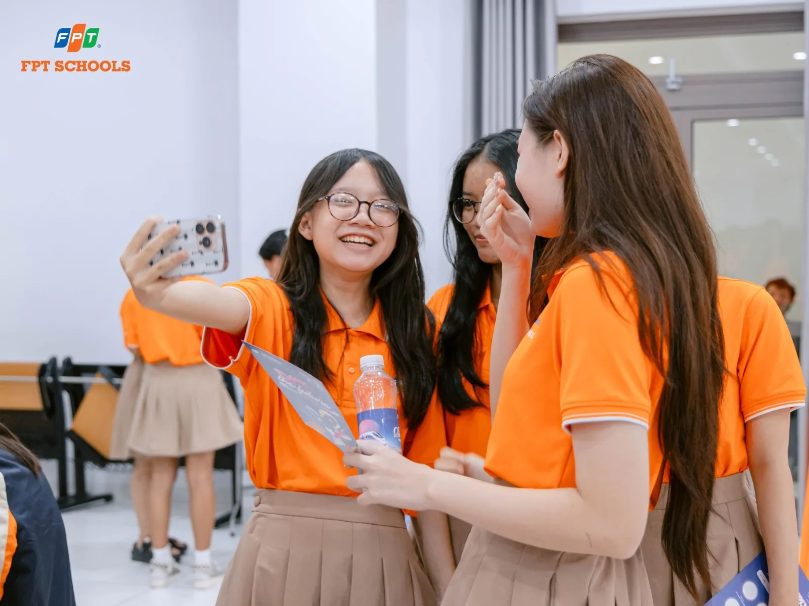 Bản sao giấy khai sinh là giấy tờ bắt buộc trong hồ sơ chuyển trường cấp 2