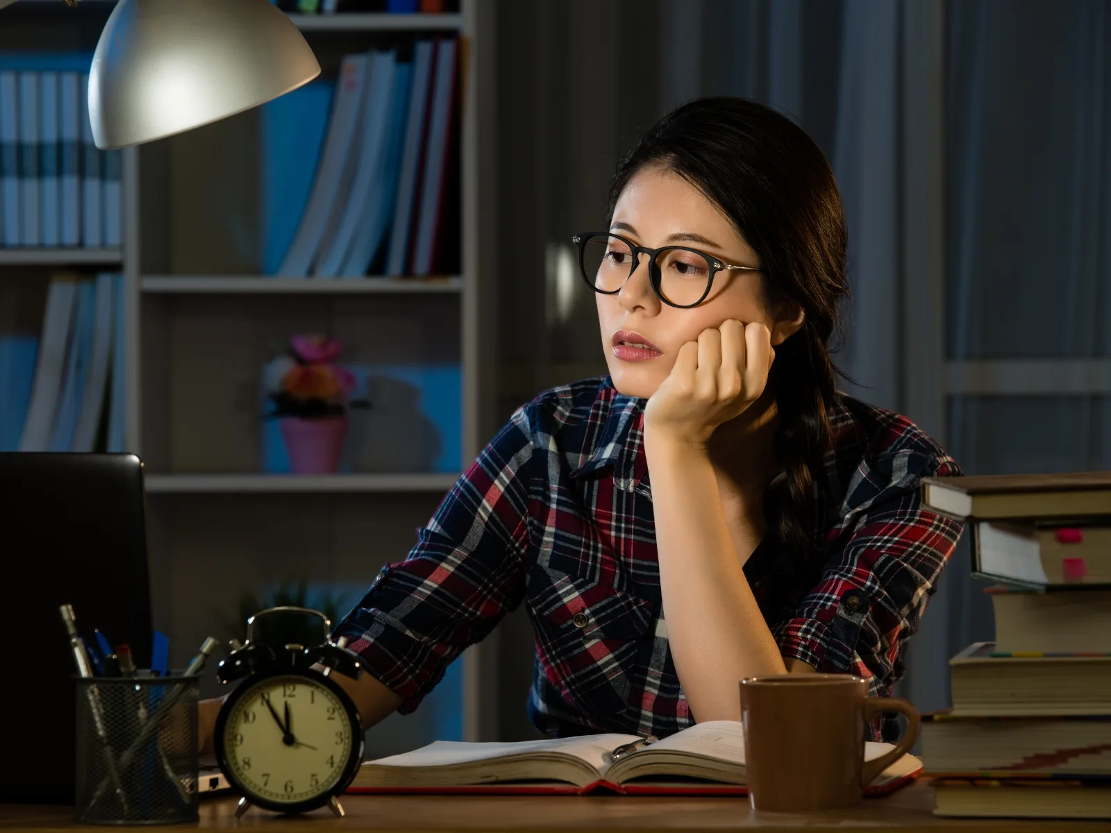 Một số lý do phổ biến khiến trẻ con thức khuya