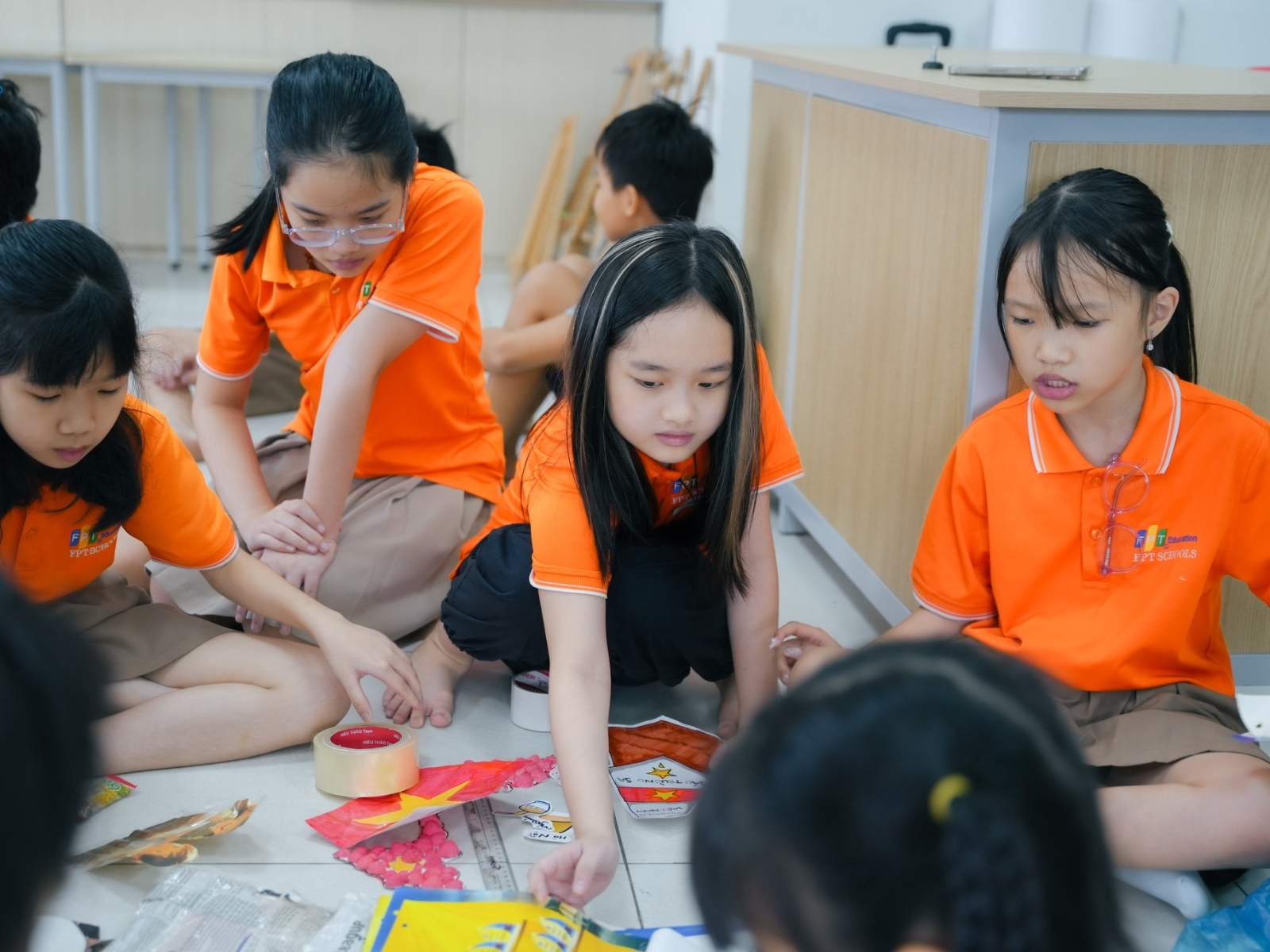 Trẻ hiếu động là gì?